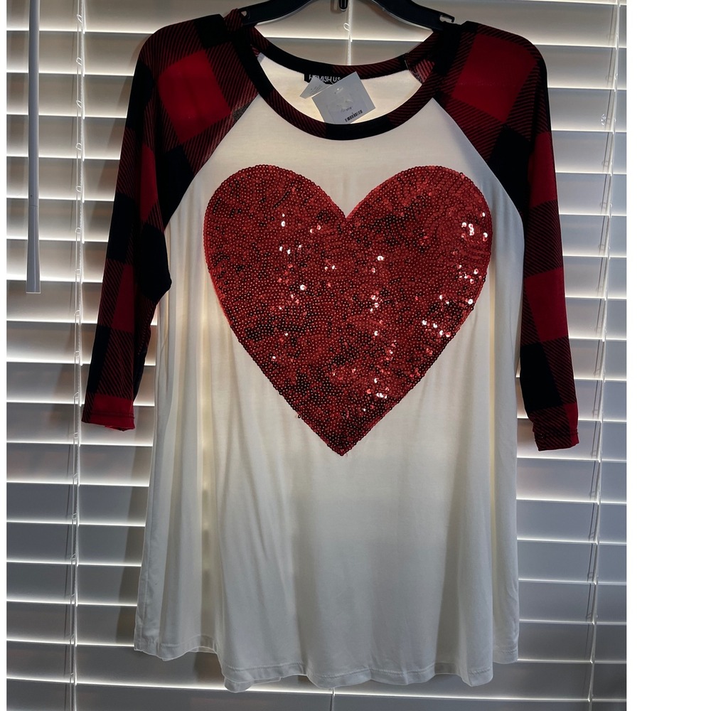 Heimish USA women jersey style Valentines day shirt size S NWT (RR9)